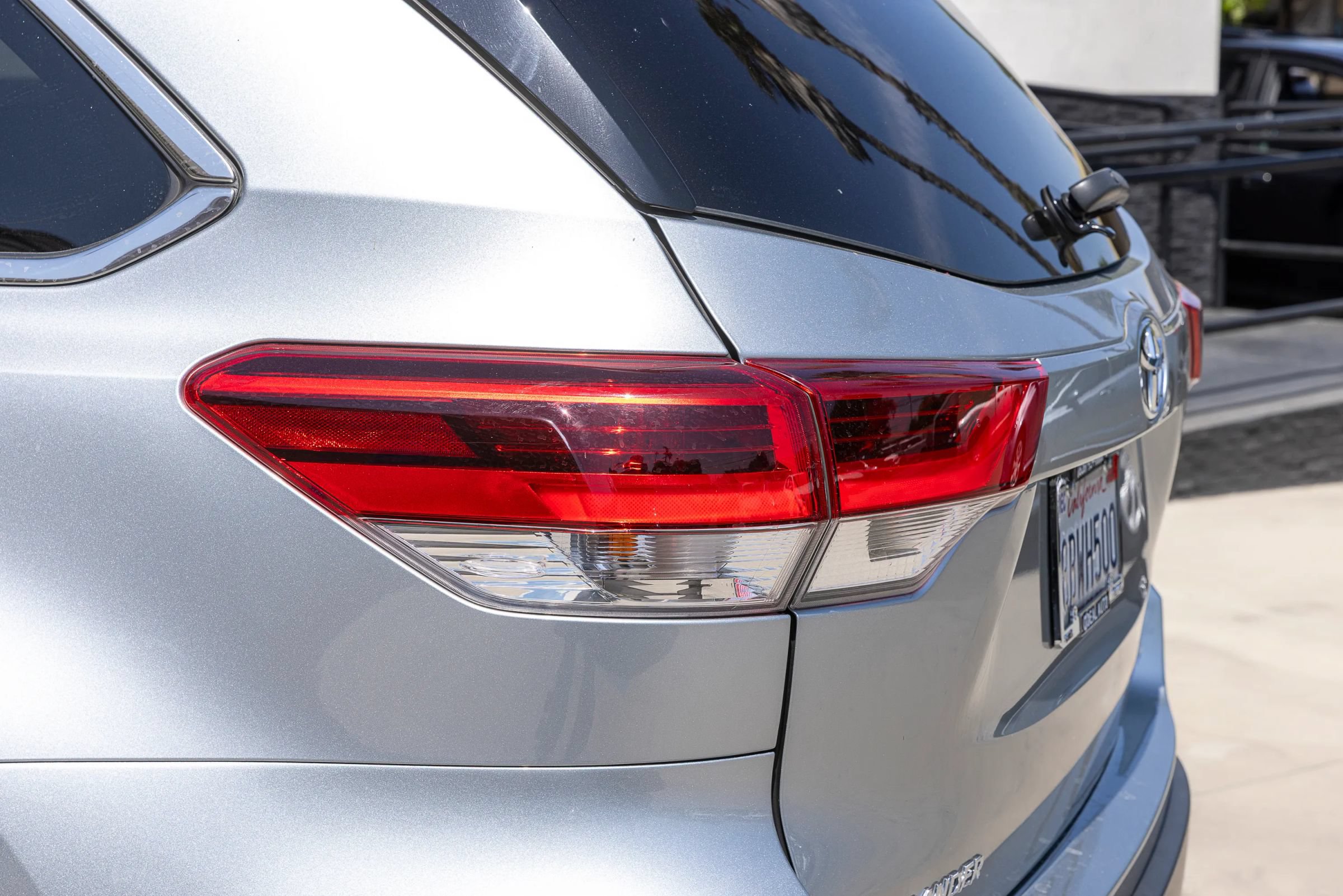 Used 2018 Toyota Highlander XLE FWD image 12