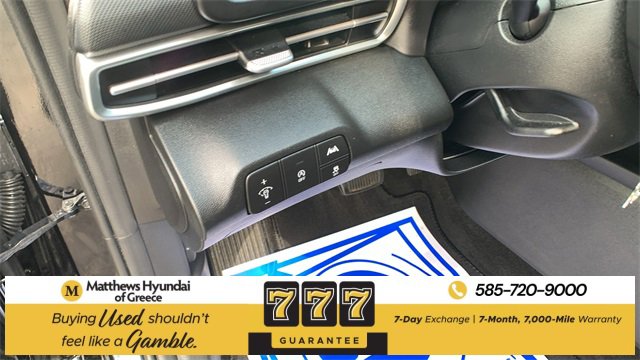 Used 2023 Hyundai Elantra SE image 11