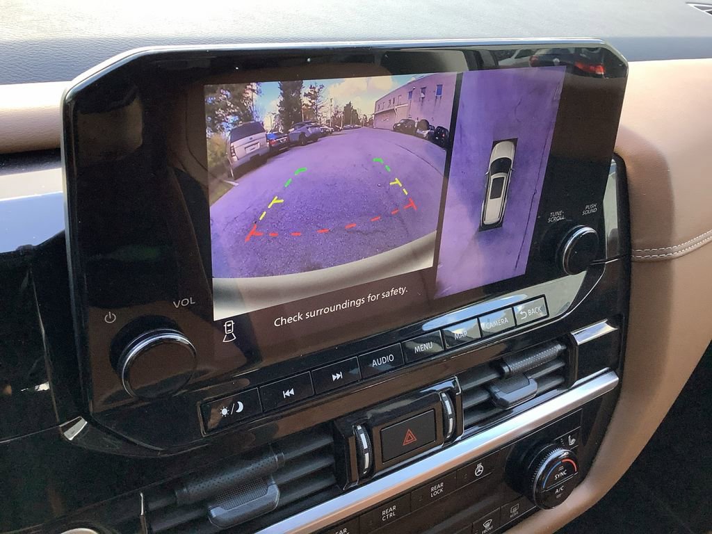 Used 2023 Nissan Pathfinder Platinum image 26