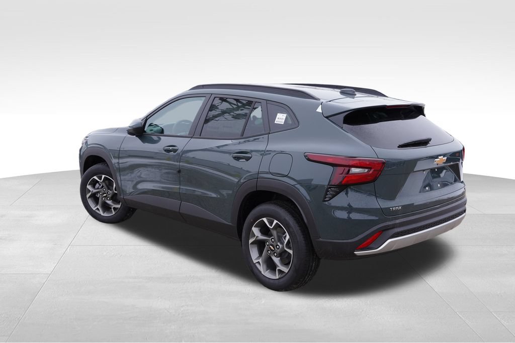 New 2026 Chevrolet Trax LT w/ Driver Confidence Package FWD image 6