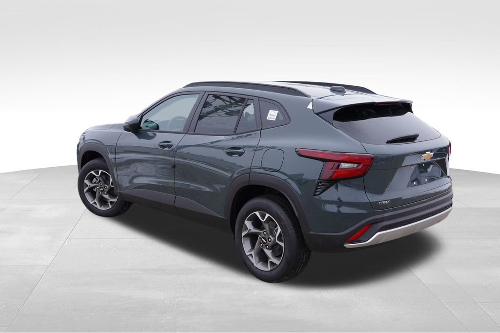 New 2026 Chevrolet Trax LT w/ Driver Confidence Package FWD image 6