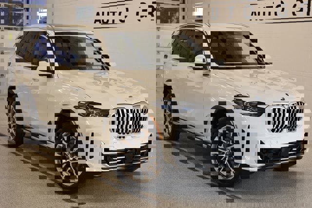 New 2026 BMW X5 xDrive40i w/ Premium Package