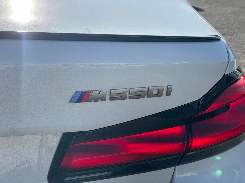 Used 2023 BMW M550i xDrive w/ Dynamic Handling Package image 28
