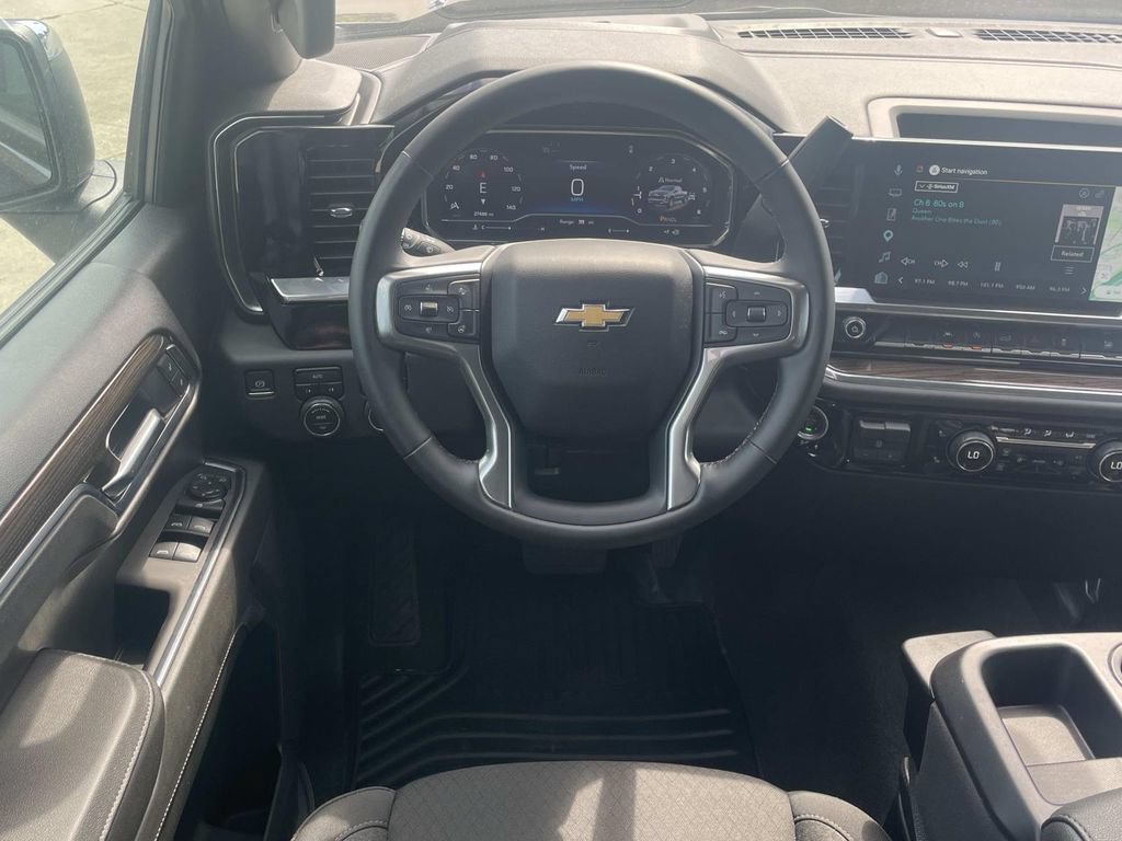 Certified 2025 Chevrolet Silverado 1500 LT AWD/4WD image 10