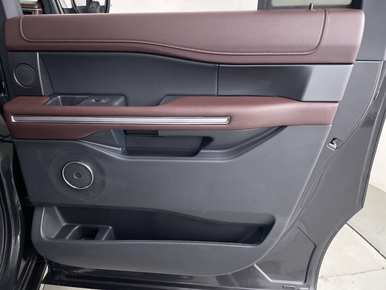 Used 2023 Ford Expedition Max Limited AWD/4WD image 24
