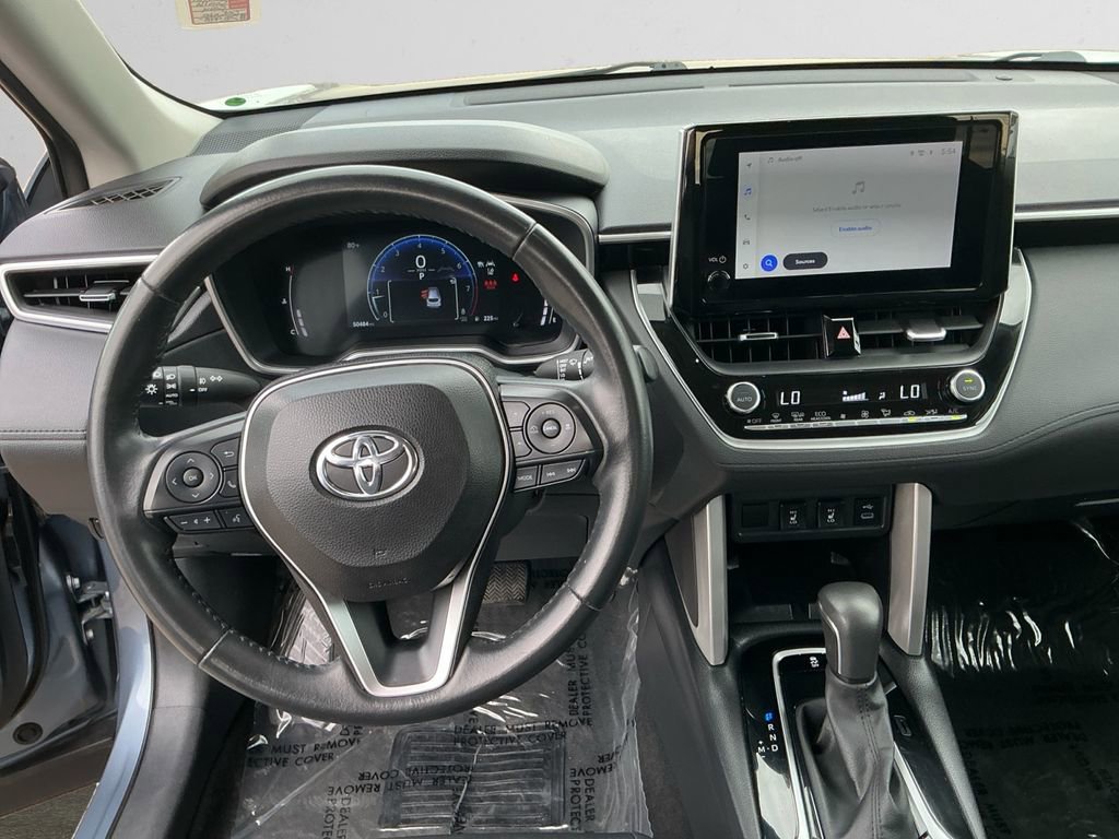 Used 2024 Toyota Corolla Cross XLE image 10