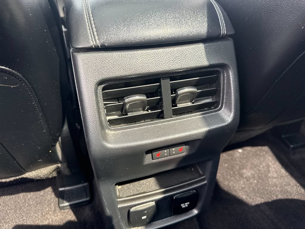 Used 2019 Ford Edge Titanium w/ Equipment Group 301A AWD/4WD image 21
