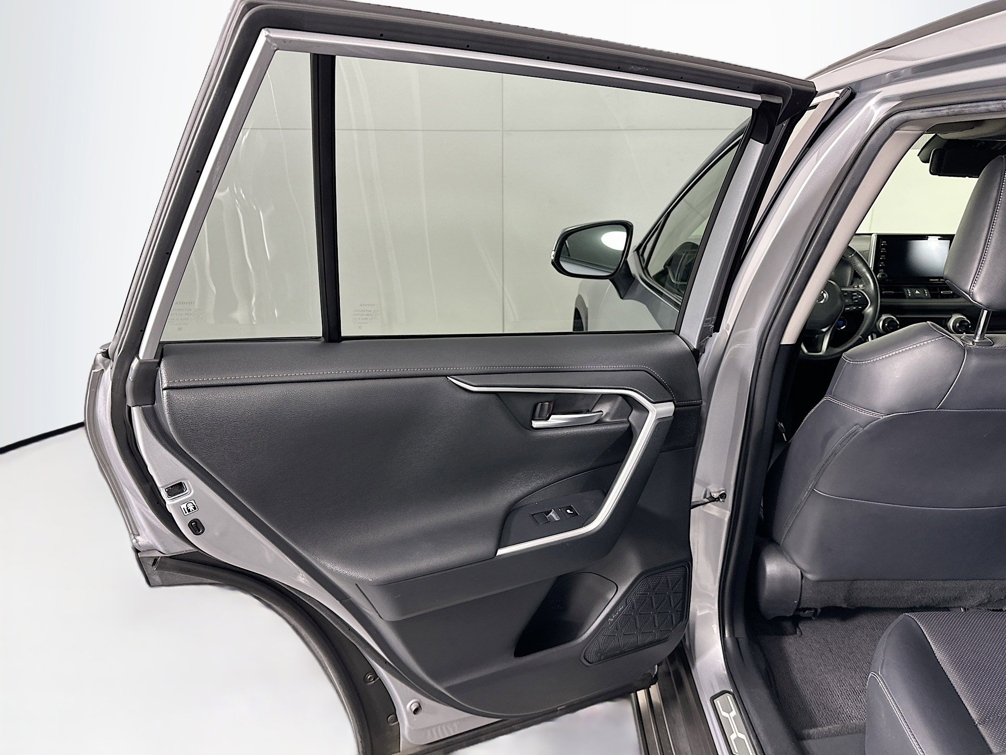 Used 2019 Toyota RAV4 Limited w/ Cold Weather Package image 26