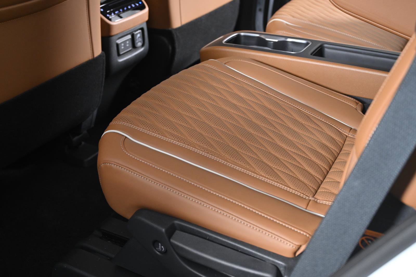 Used 2026 INFINITI QX60 Autograph w/ Dark Cargo Package image 29