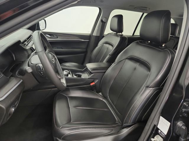 Used 2024 Jeep Grand Cherokee Limited RWD image 18