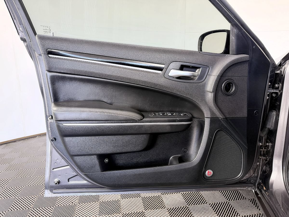 Used 2017 Chrysler 300 S RWD image 25