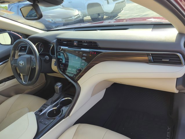 Used 2020 Toyota Camry XLE FWD image 29