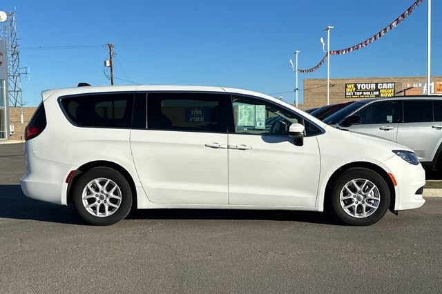 Certified 2023 Chrysler Voyager LX image 6