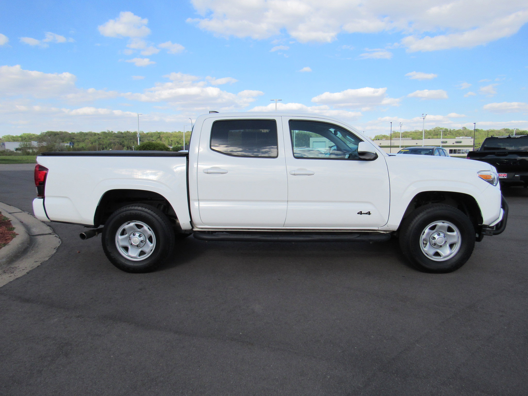 Used 2023 Toyota Tacoma SR AWD/4WD image 5