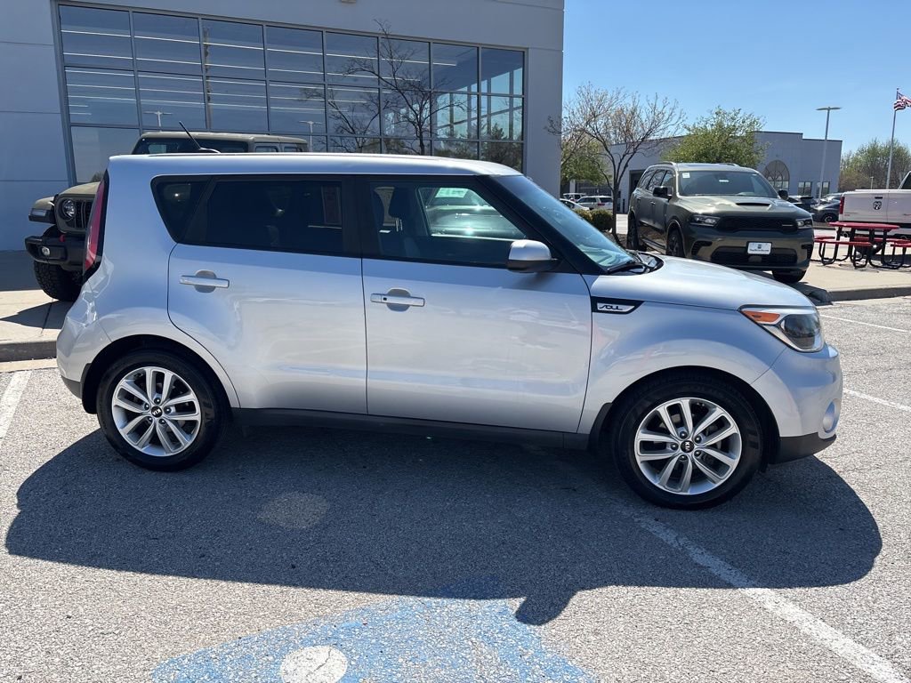 Used 2017 Kia Soul + w/ Audio Package image 31
