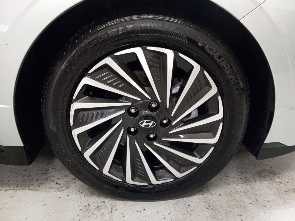 Used 2025 Hyundai Sonata SEL FWD image 4