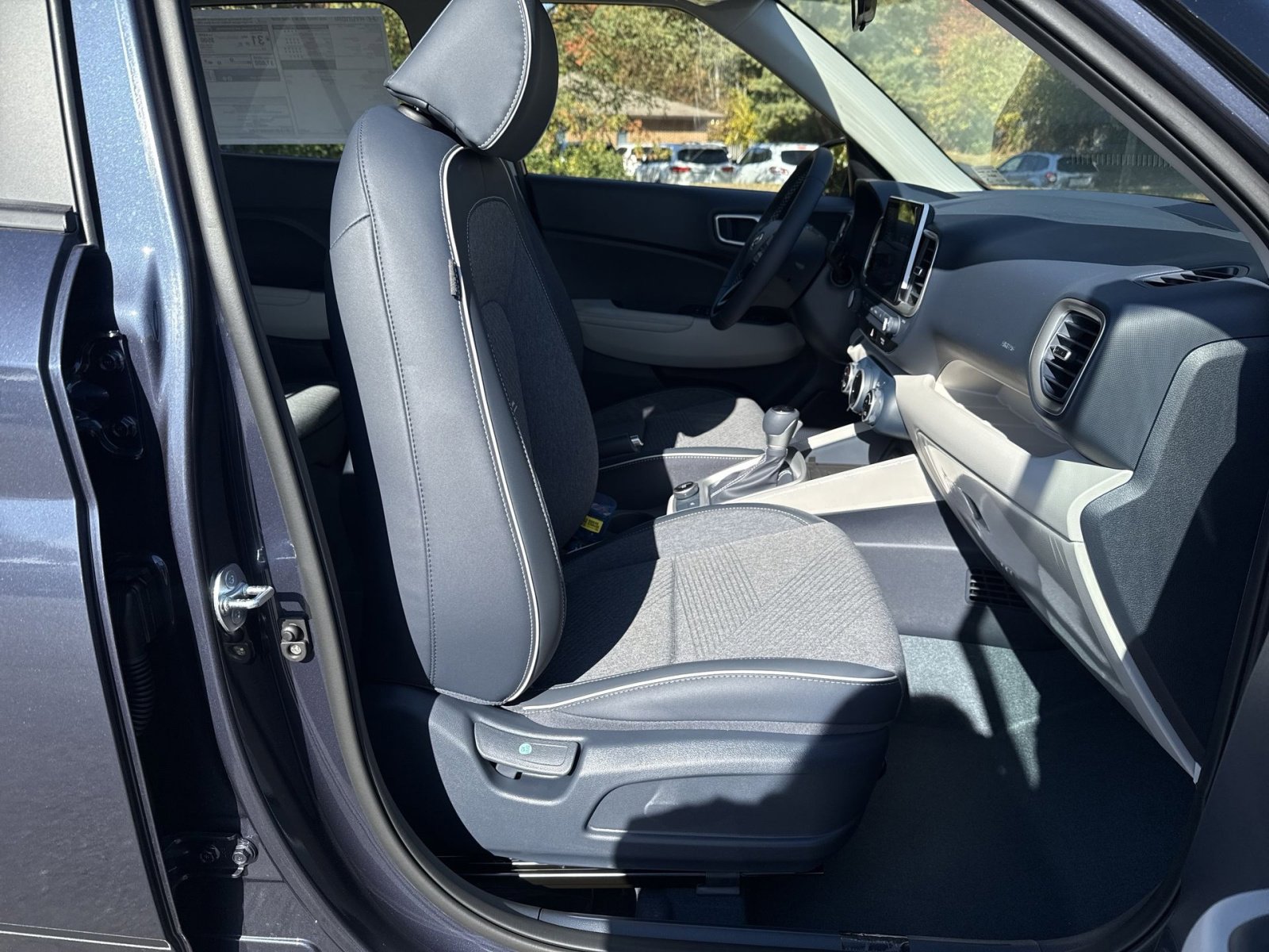 New 2026 Hyundai Venue SEL FWD image 24