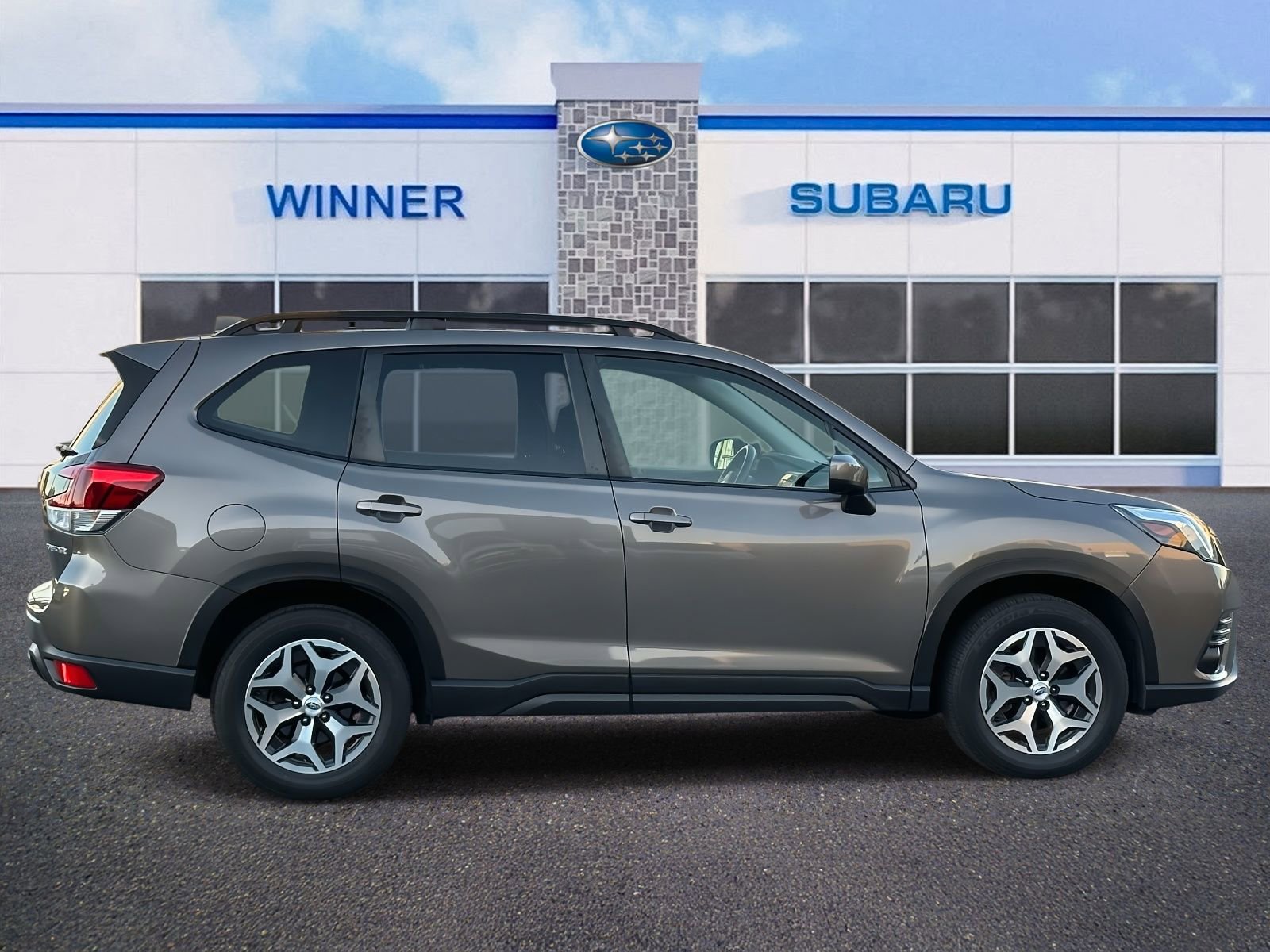 Used 2023 Subaru Forester Premium image 6