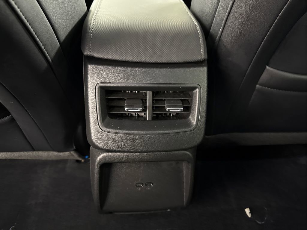 Used 2025 Chevrolet Equinox EV LT image 33