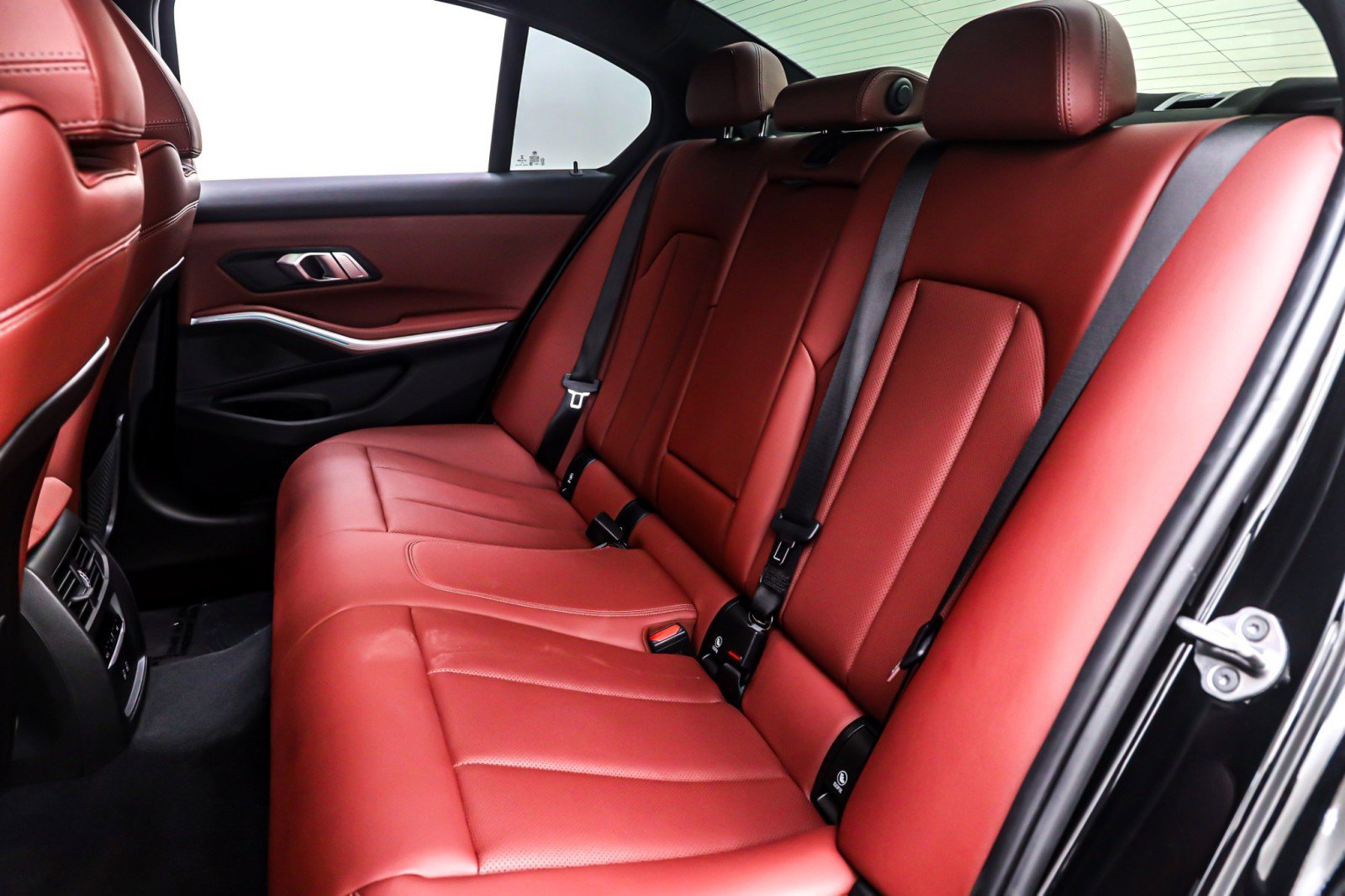 Used 2023 BMW 330e w/ Convenience Package image 9