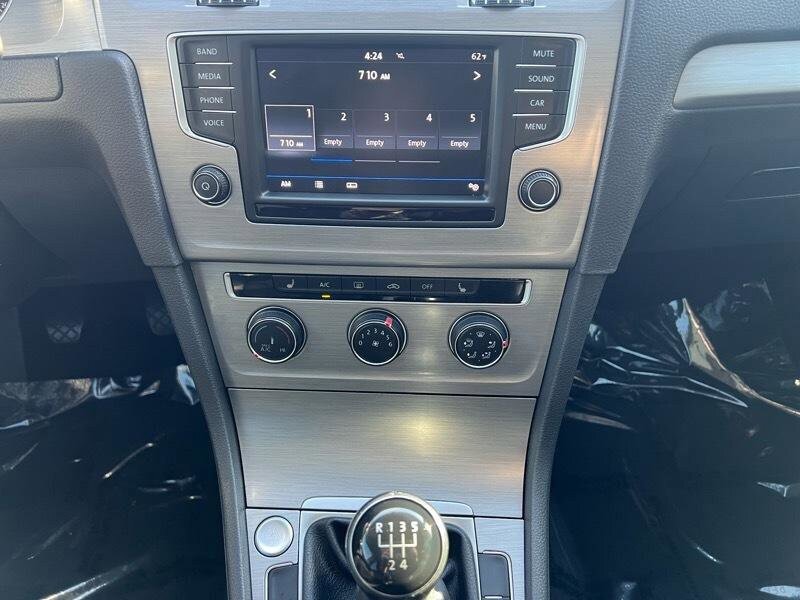 Used 2017 Volkswagen Golf Wolfsburg Edition image 16