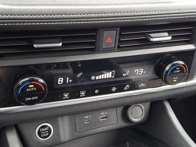 Used 2023 Nissan Rogue SV image 14