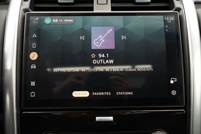 Used 2024 Land Rover Discovery S image 93