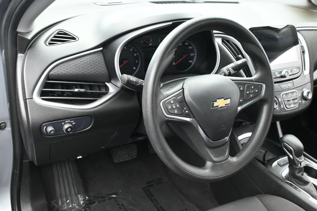 Used 2024 Chevrolet Malibu LT FWD image 15