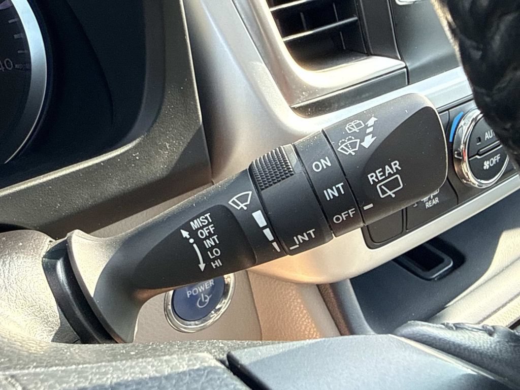 Used 2019 Toyota Highlander XLE AWD/4WD image 21