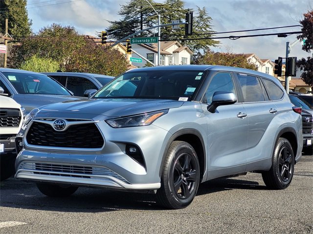 Certified 2023 Toyota Highlander LE image 10