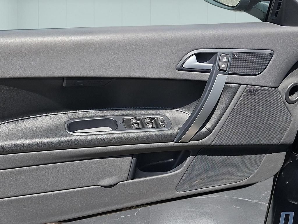 Used 2009 Volvo C70 T5 FWD image 14