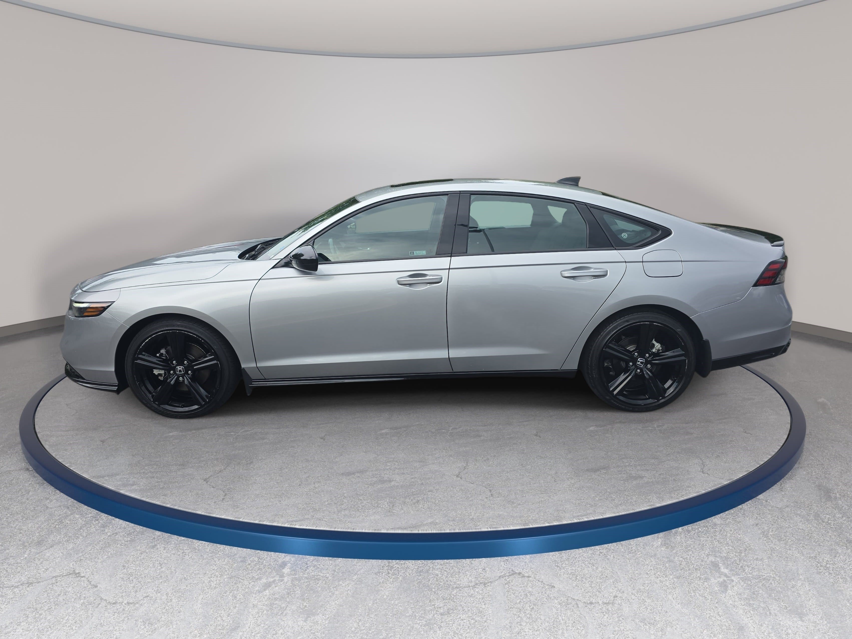 Used 2024 Honda Accord Sport image 8