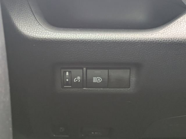 Used 2023 Toyota RAV4 SE image 25