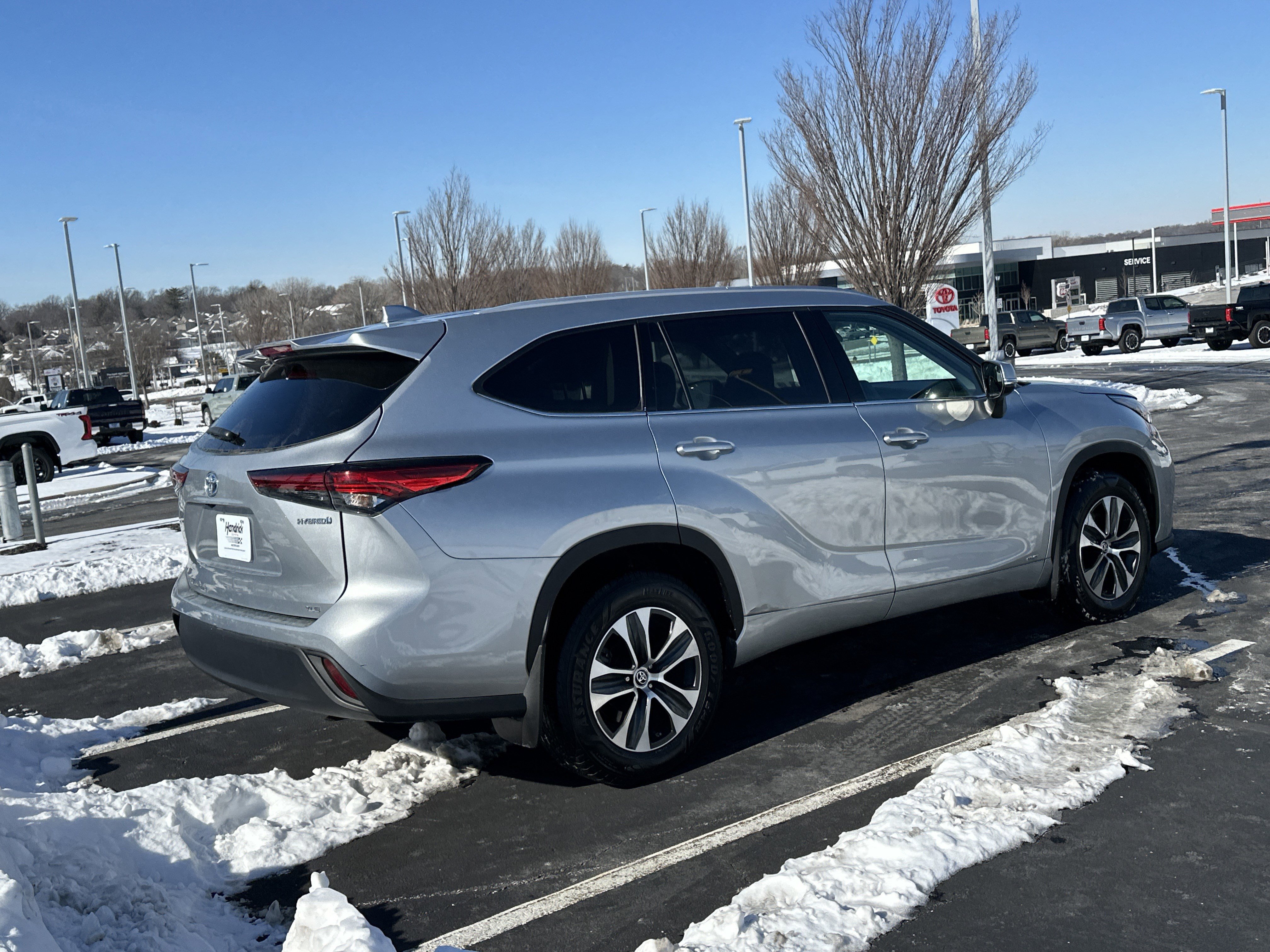 Used 2022 Toyota Highlander XLE image 10