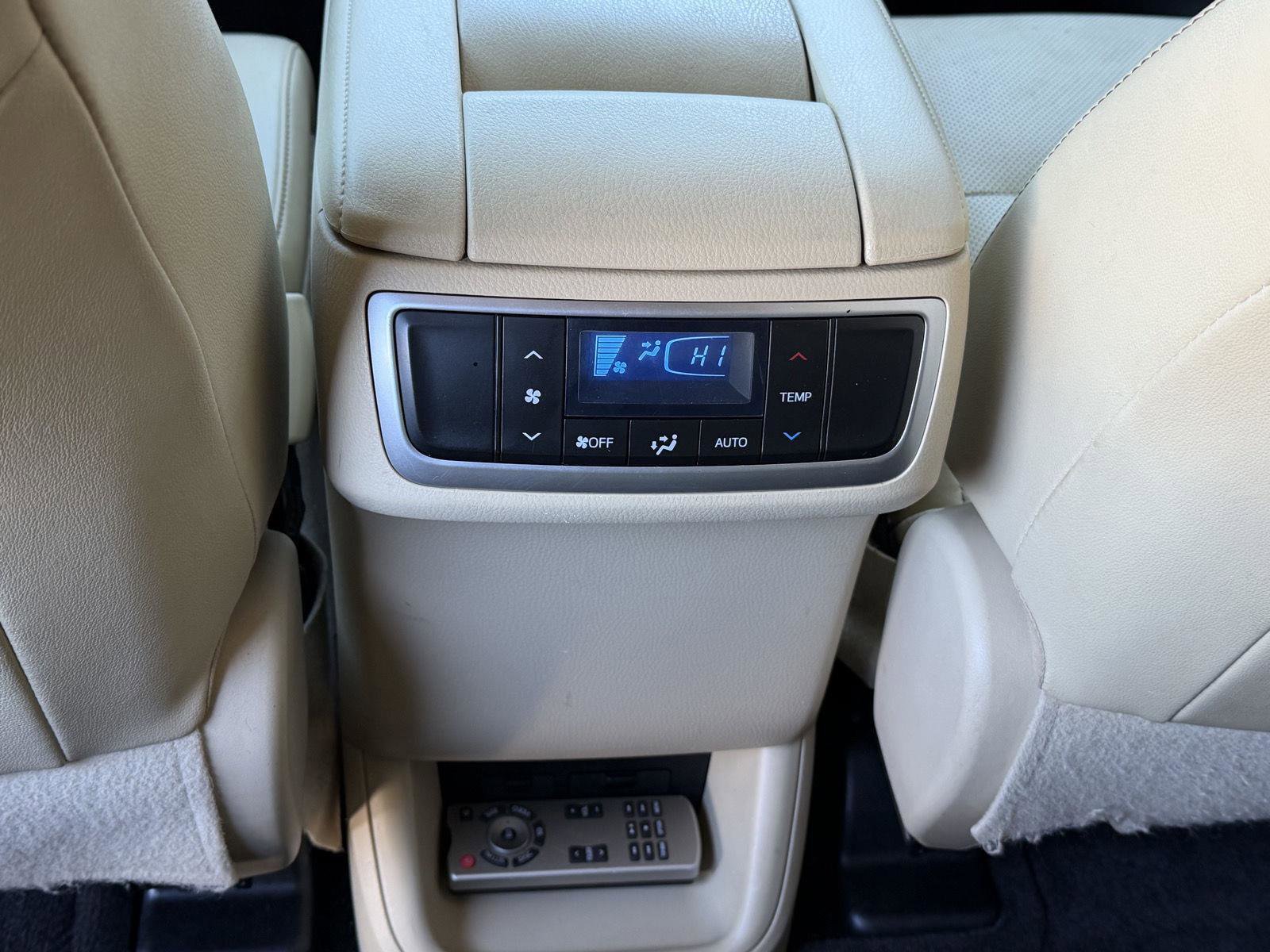 Used 2017 Toyota Highlander Limited image 8