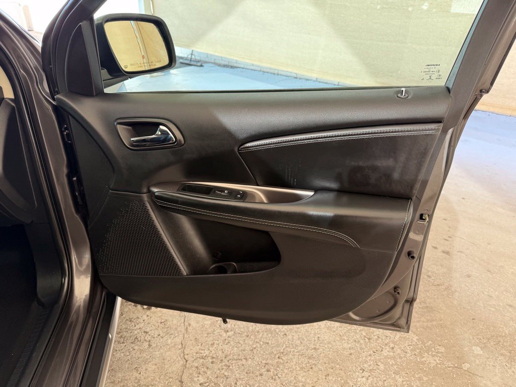 Used 2019 Dodge Journey Crossroad w/ Driver Convenience Group FWD image 12