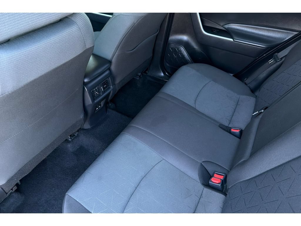 Used 2025 Toyota RAV4 XLE FWD image 13