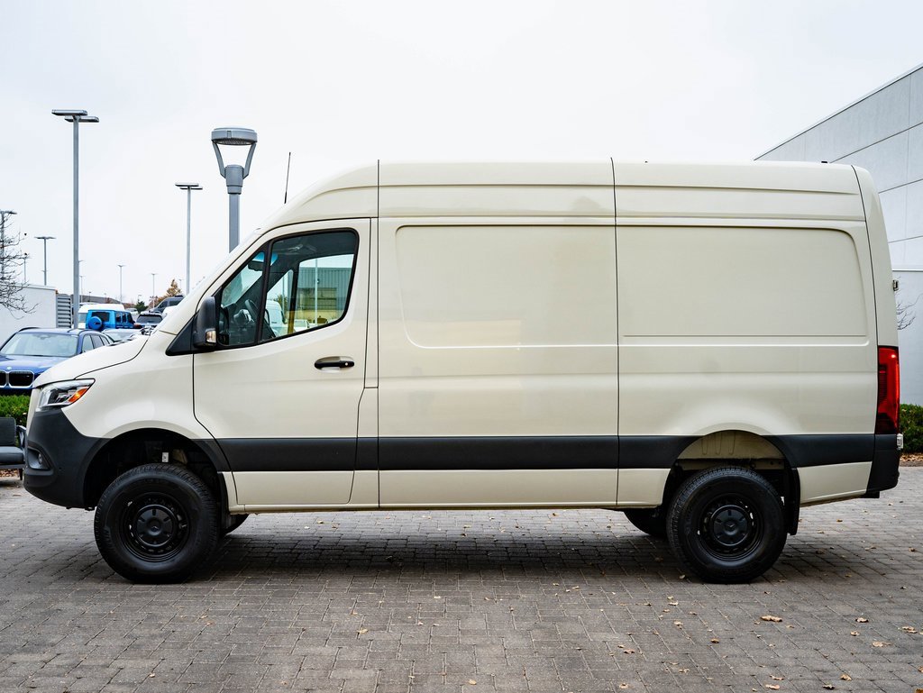 Used 2024 Mercedes-Benz Sprinter 2500 image 12