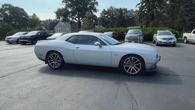 Used 2023 Dodge Challenger R/T RWD image 9