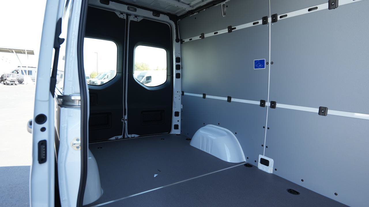 New 2025 Mercedes-Benz Sprinter 2500 image 8