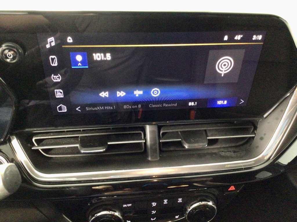 Used 2025 Chevrolet Trax RS image 18