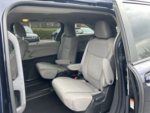 Used 2024 Toyota Sienna LE image 15