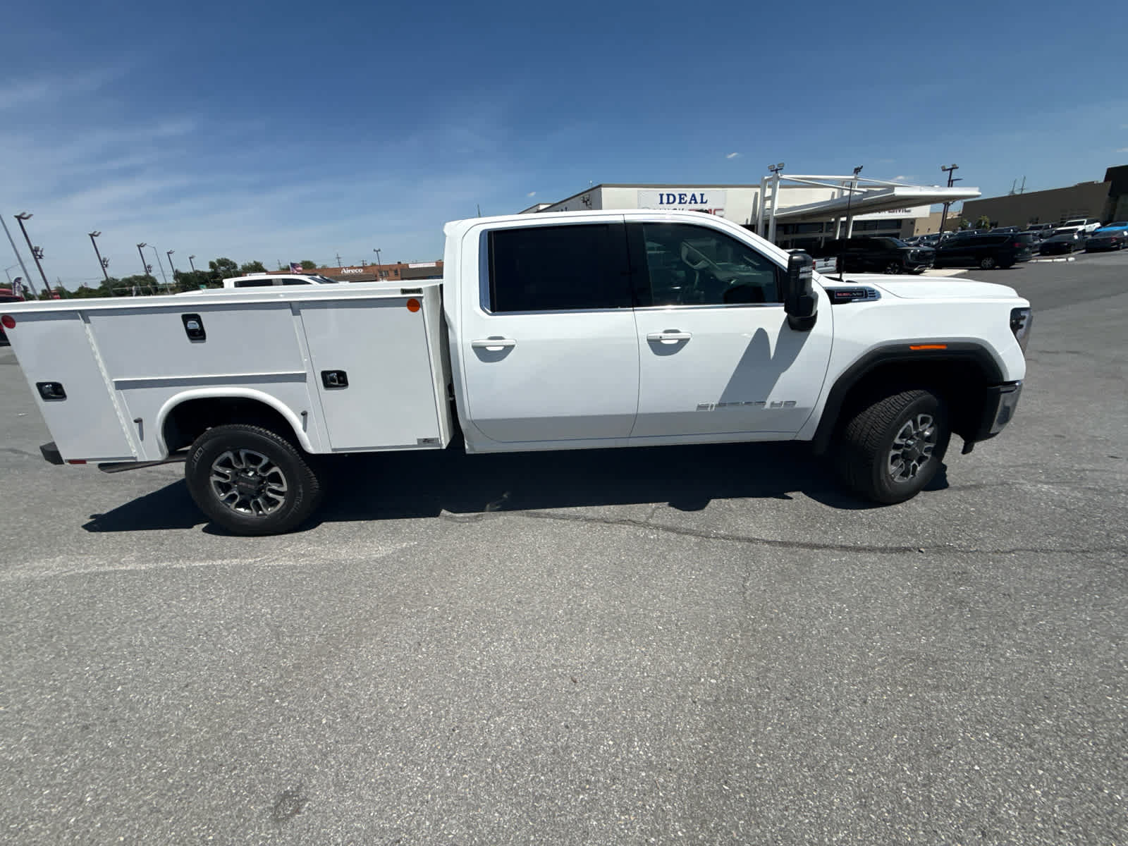 New 2026 GMC Sierra 3500 SLE w/ SLE Convenience Package AWD/4WD image 25