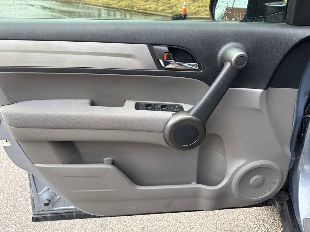 Used 2010 Honda CR-V LX image 12