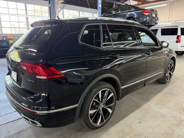 Used 2023 Volkswagen Tiguan SEL R-Line AWD/4WD image 4