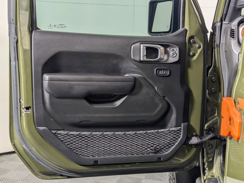 Used 2021 Jeep Gladiator Sport image 21