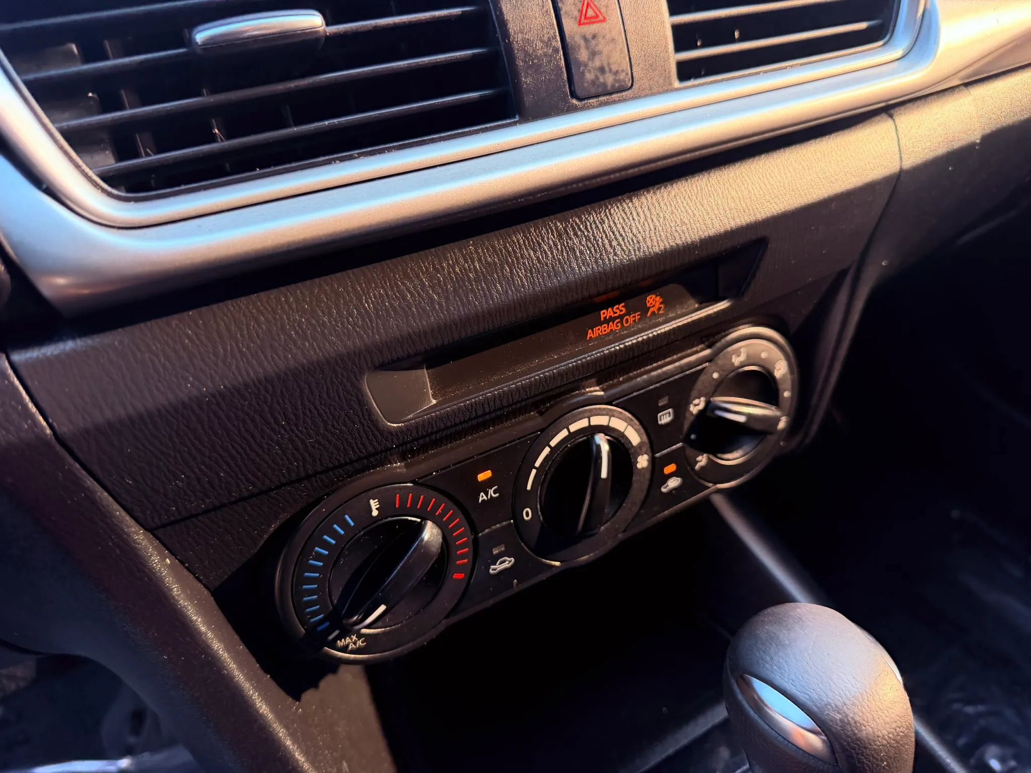 Used 2017 MAZDA MAZDA3 Sport image 25