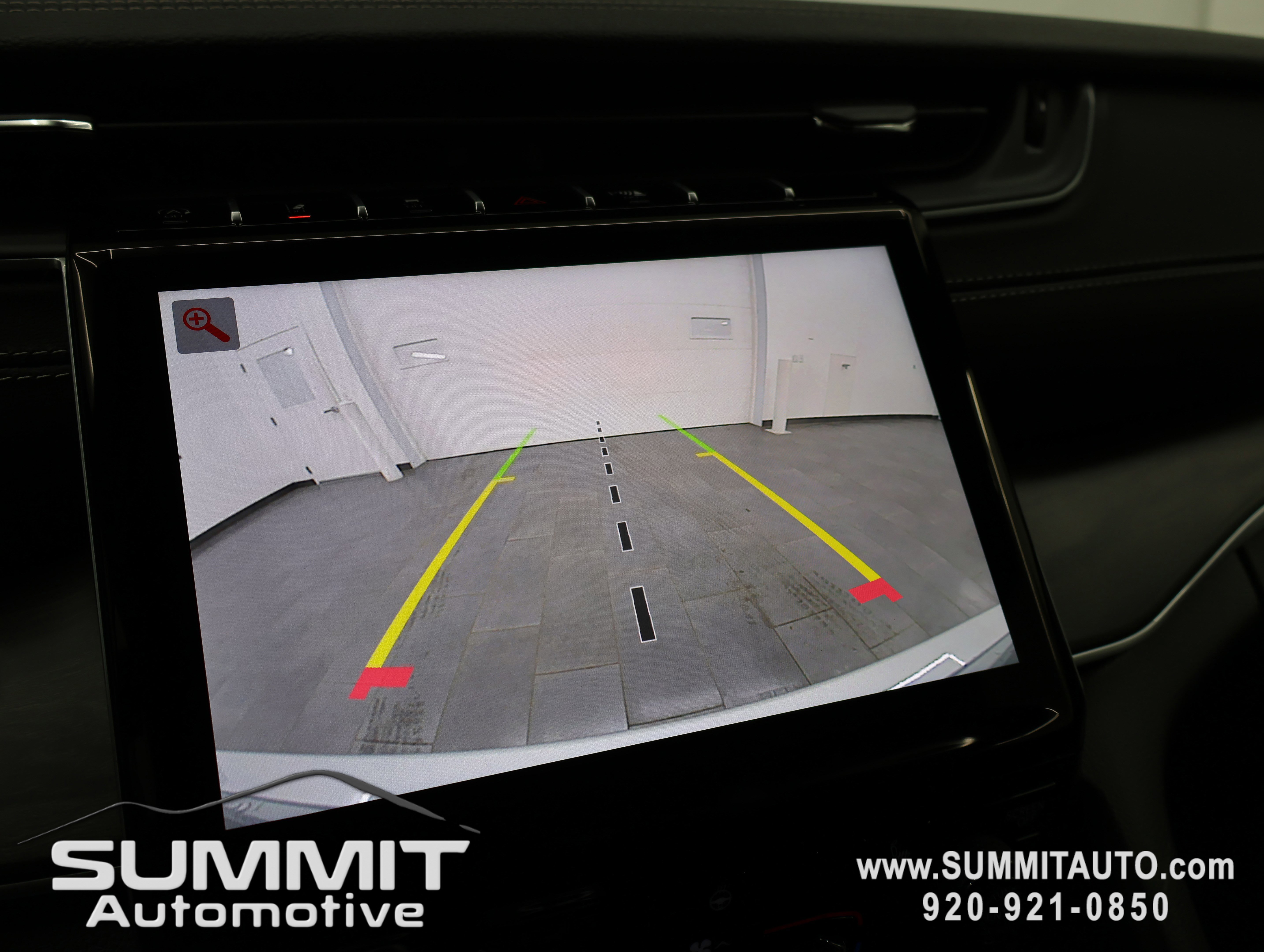 New 2025 Jeep Grand Cherokee Limited w/ Black Appearance Package image 17