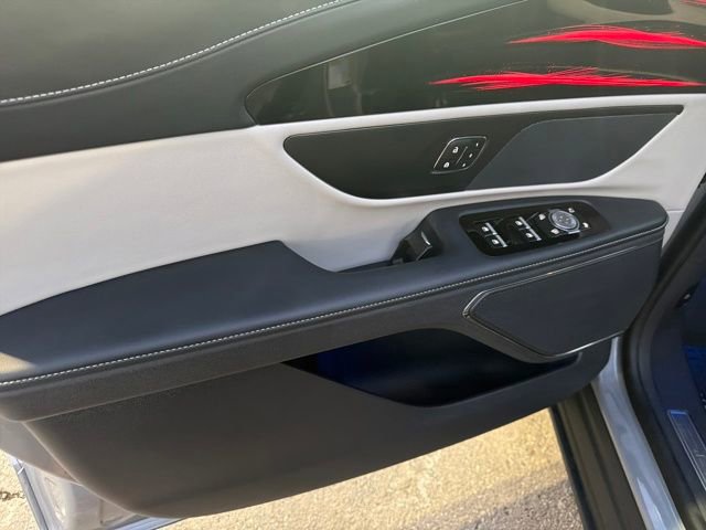 Certified 2024 Lincoln Nautilus Reserve image 15