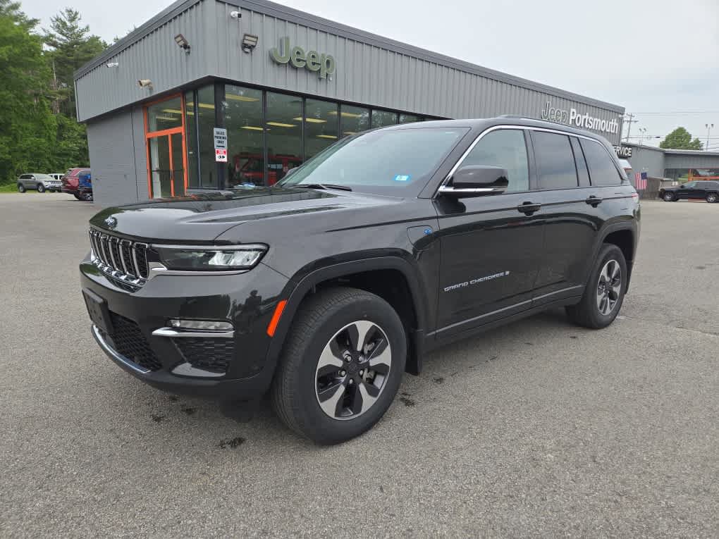 Used 2023 Jeep Grand Cherokee 4WD 4xe w/ Luxury Tech Group II image 8